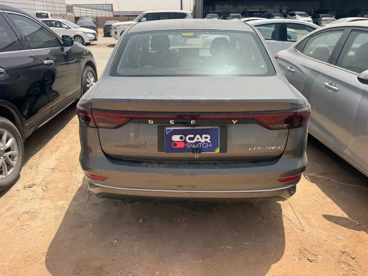 Car image 5