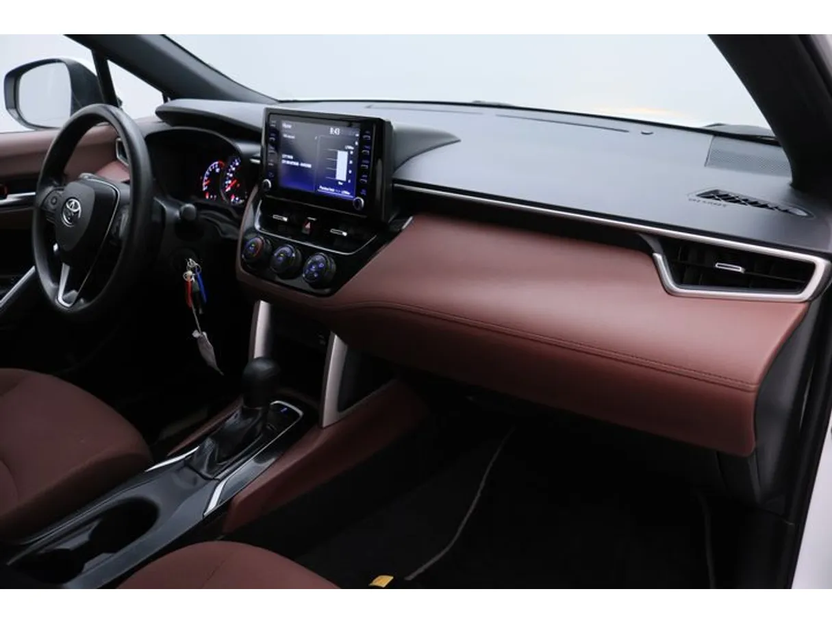 Car image 10