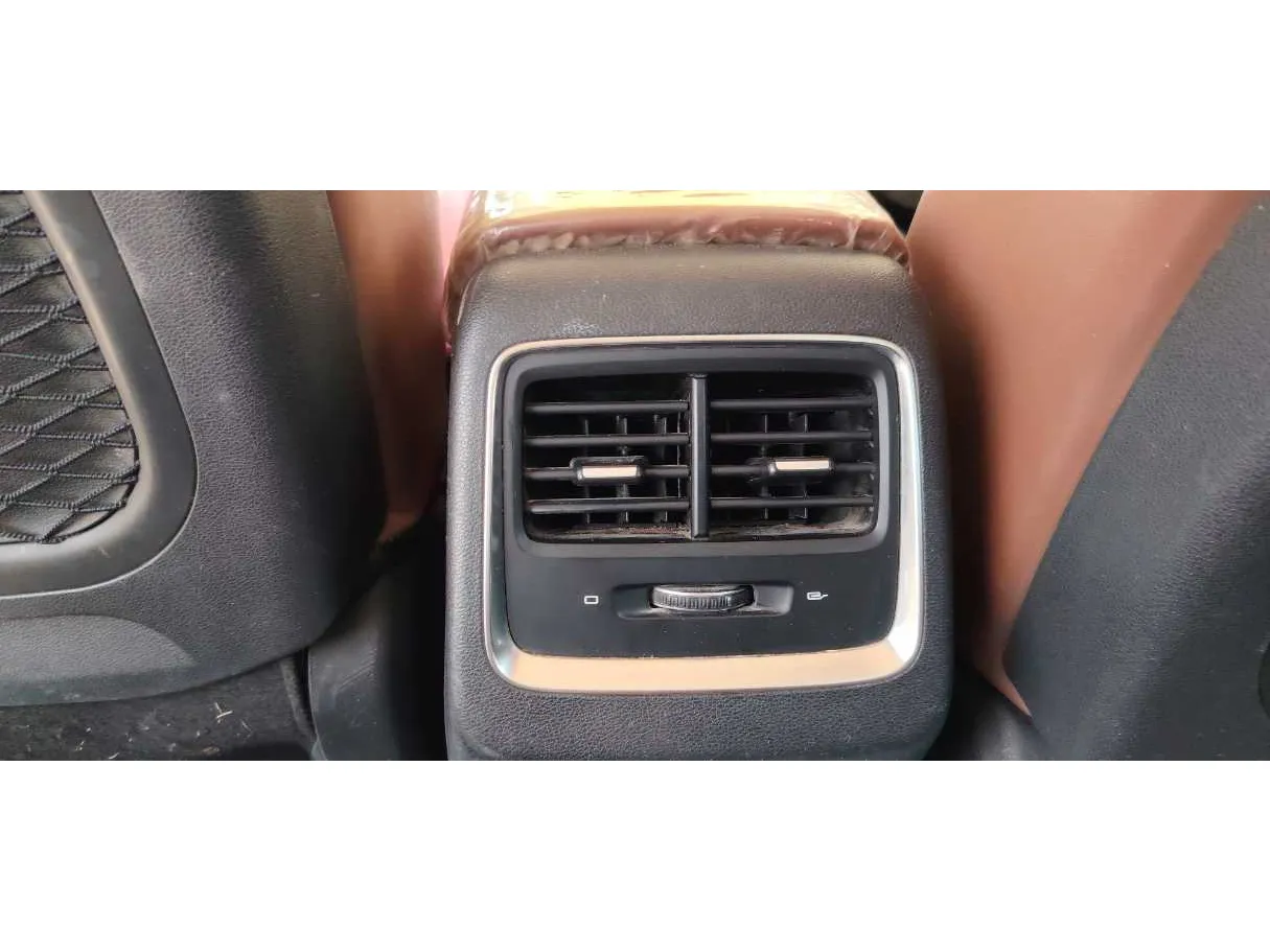 Car image 23