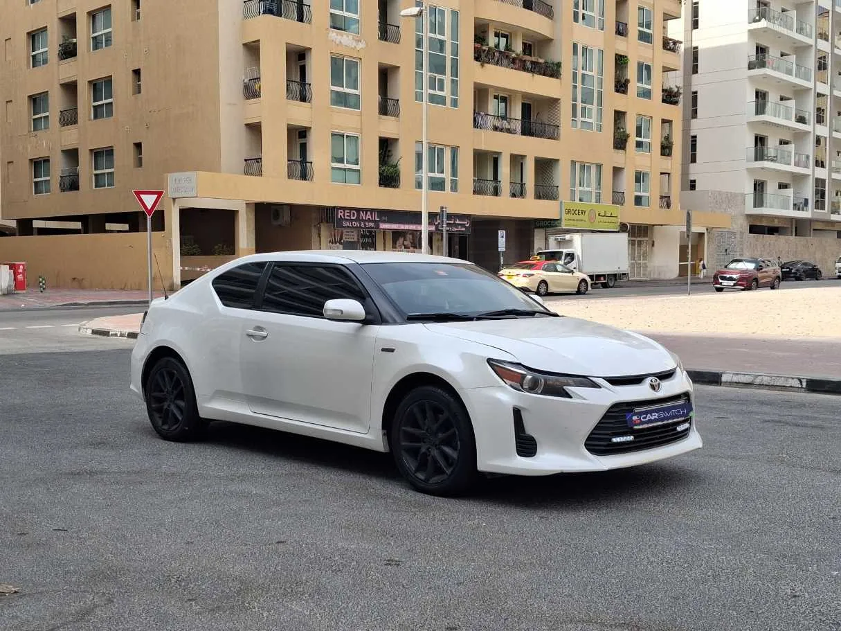 Car image 3