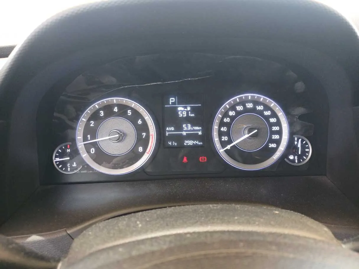 Car image 19