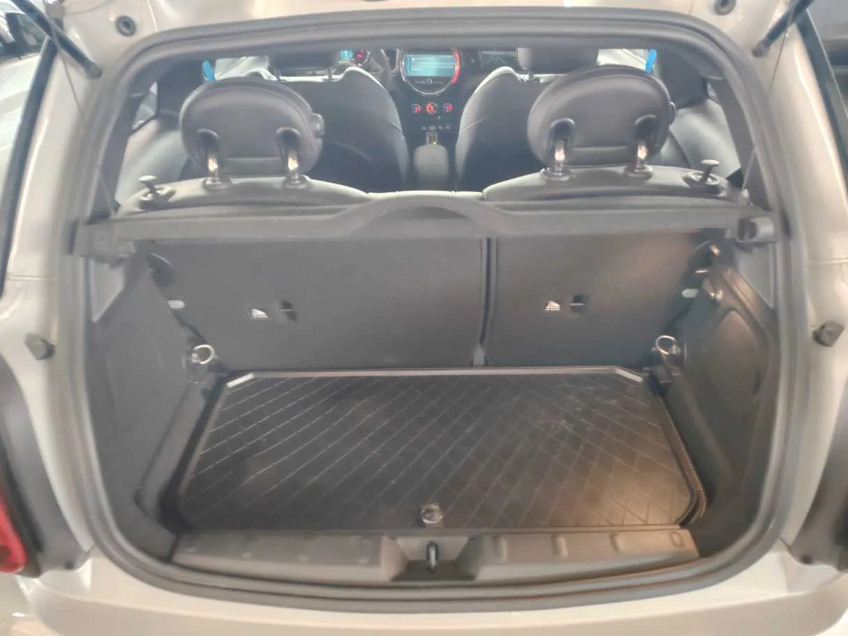 Car image 29