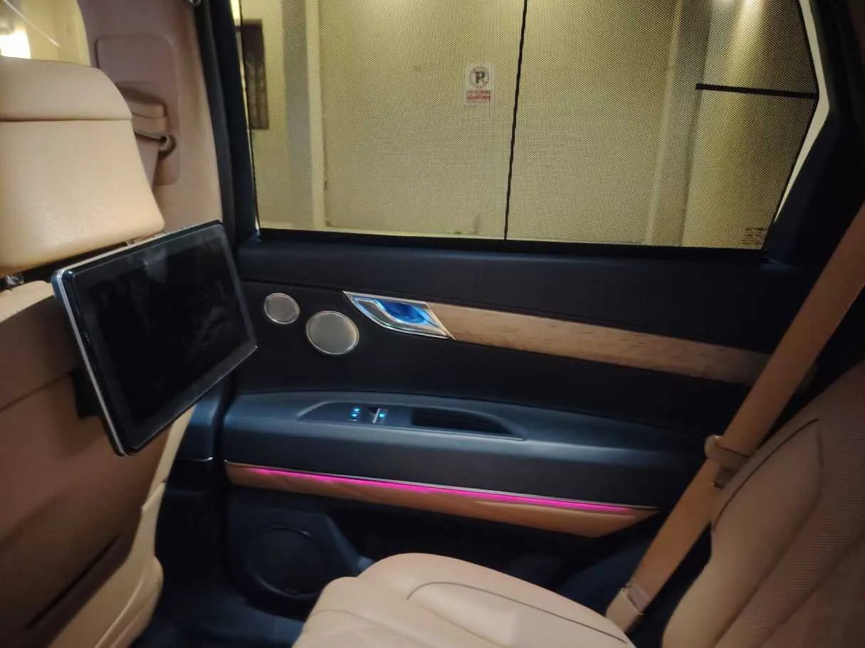 Car image 38