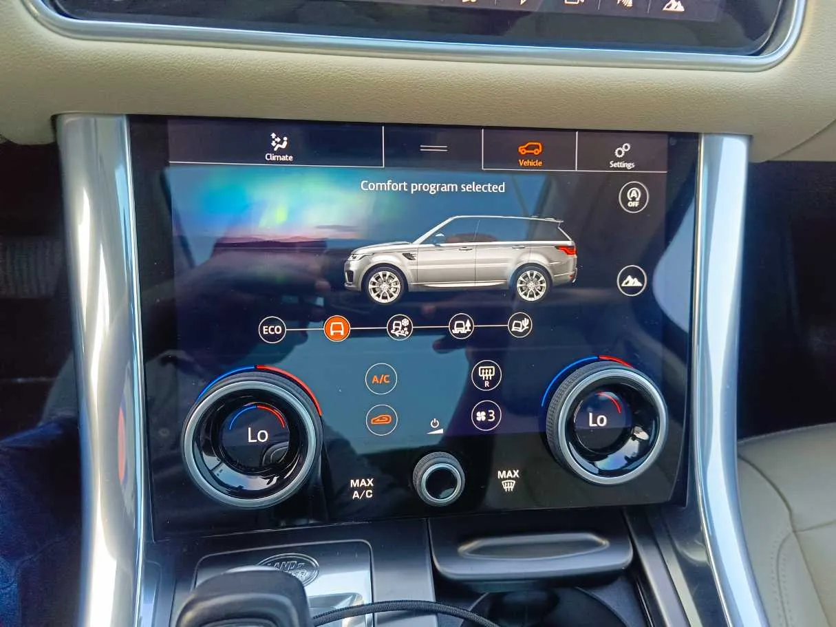 Car image 25
