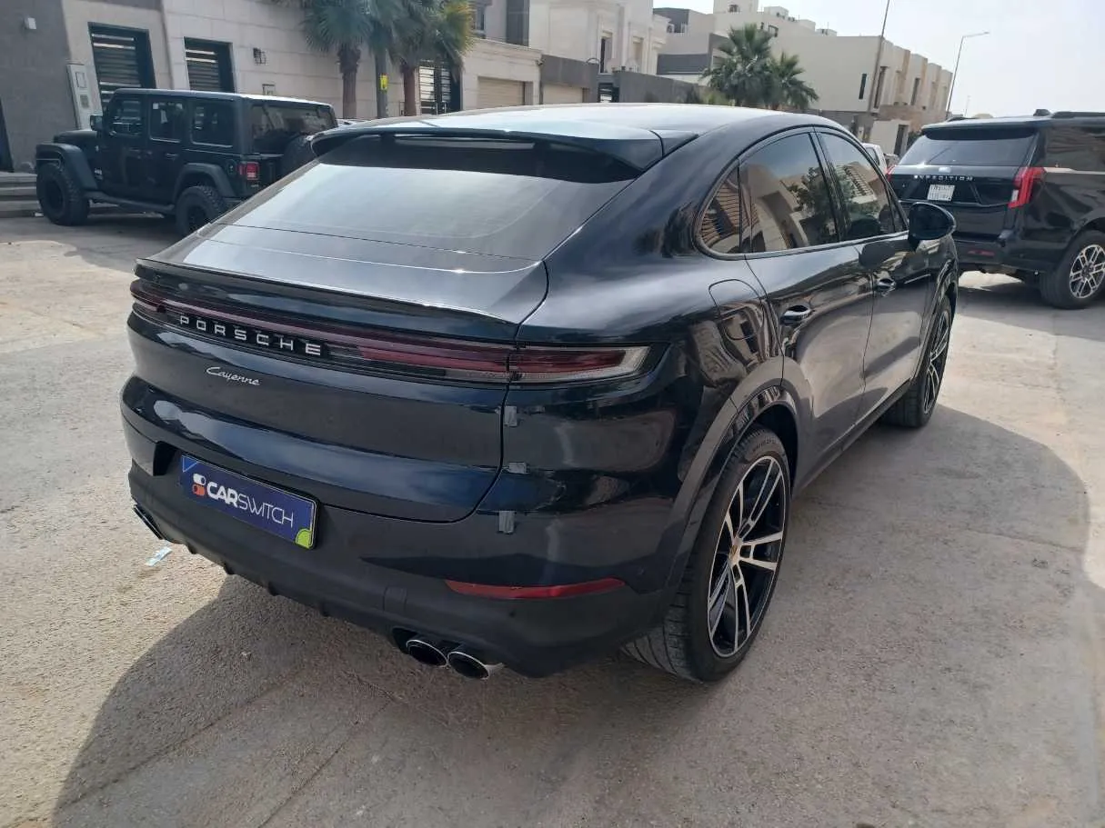 Car image 5