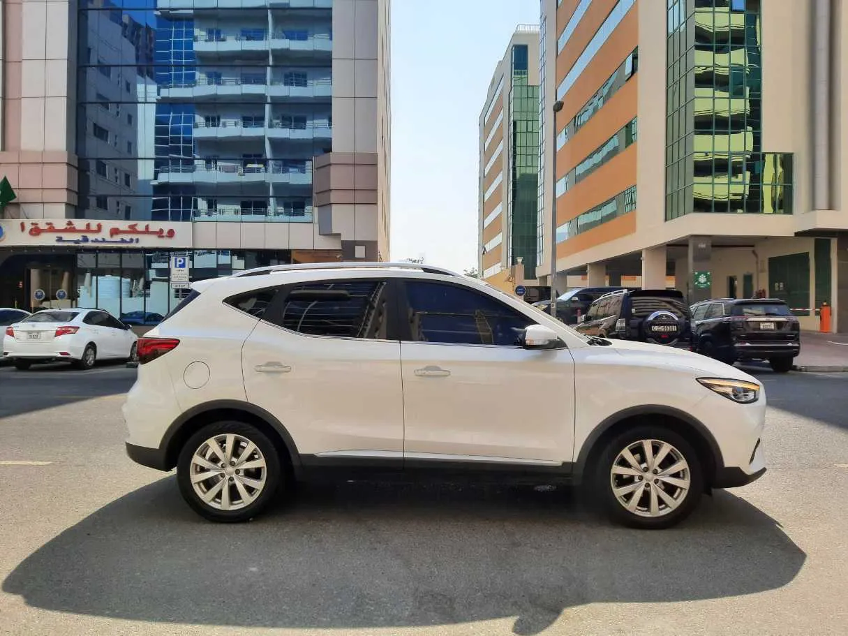 Car image 8