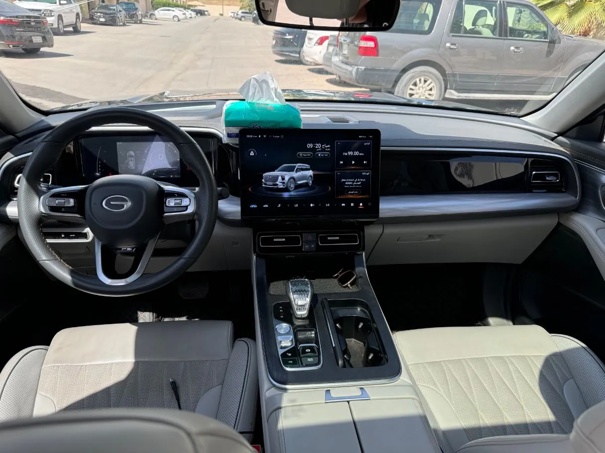 Car image 15