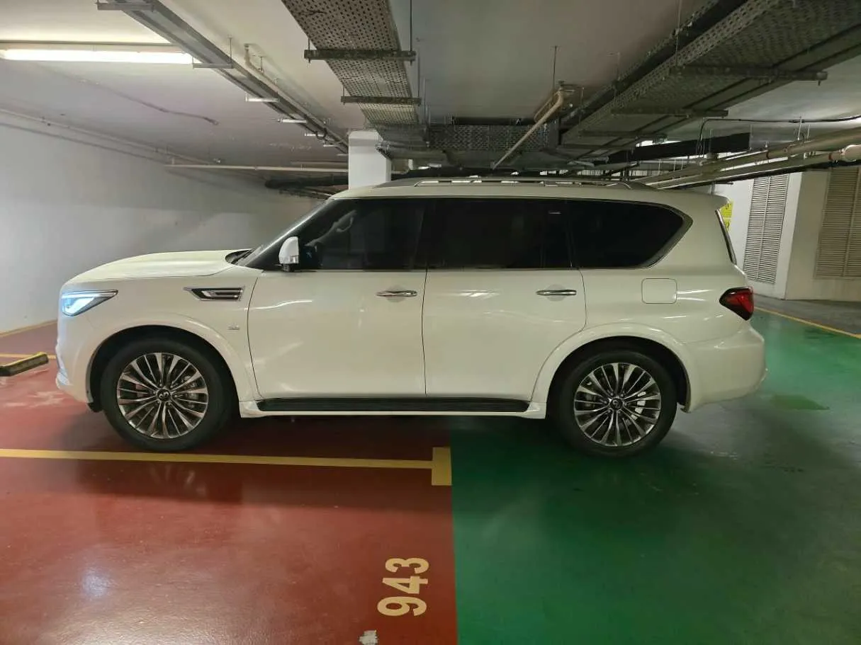 Car image 8