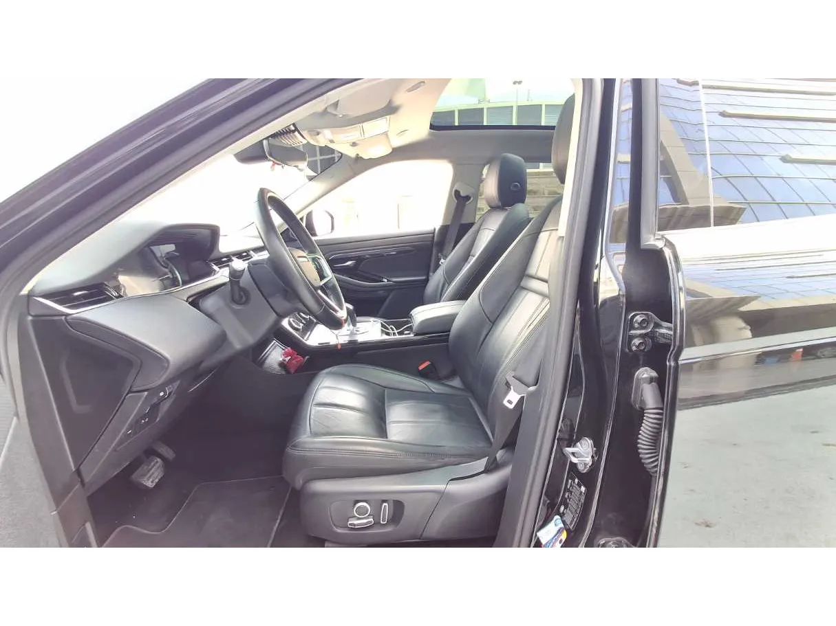 Car image 12