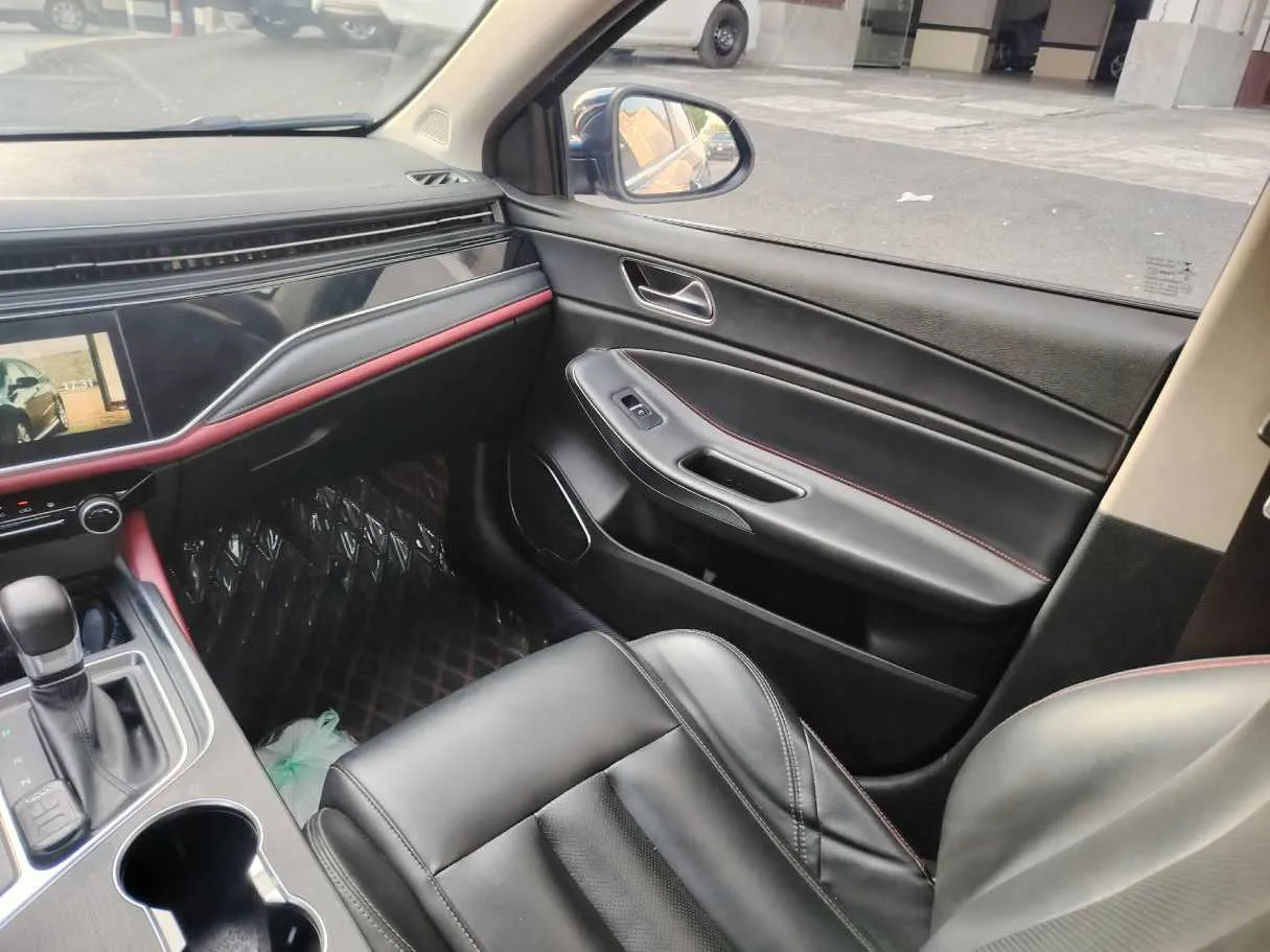 Car image 22