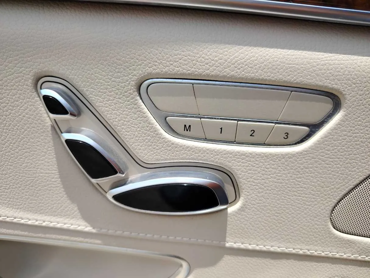 Car image 36
