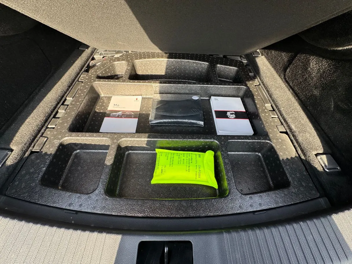Car image 25