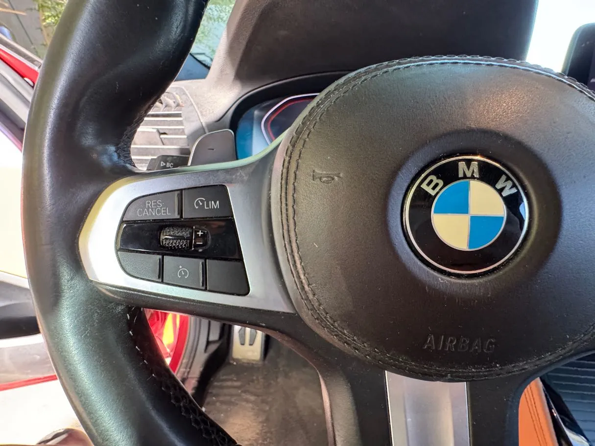 Car image 26