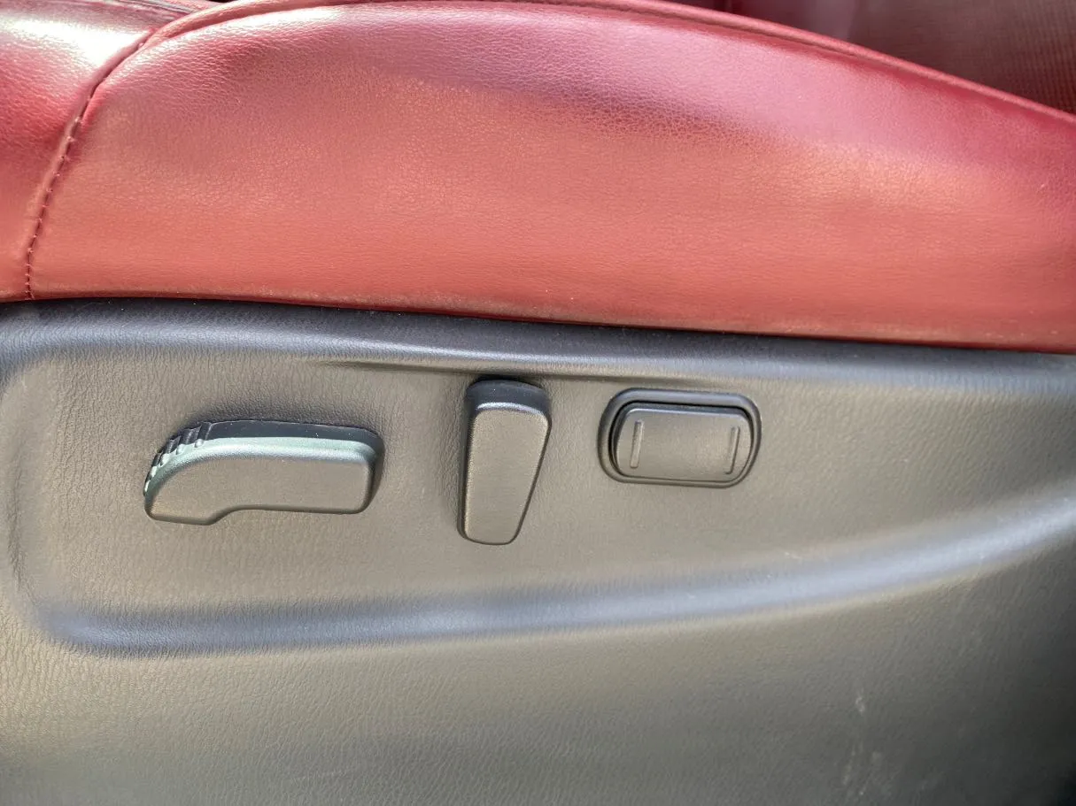 Car image 34