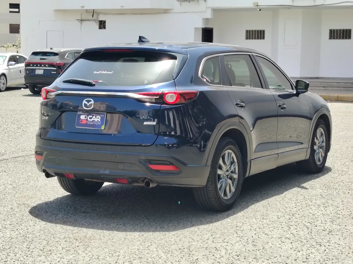 Car image 5