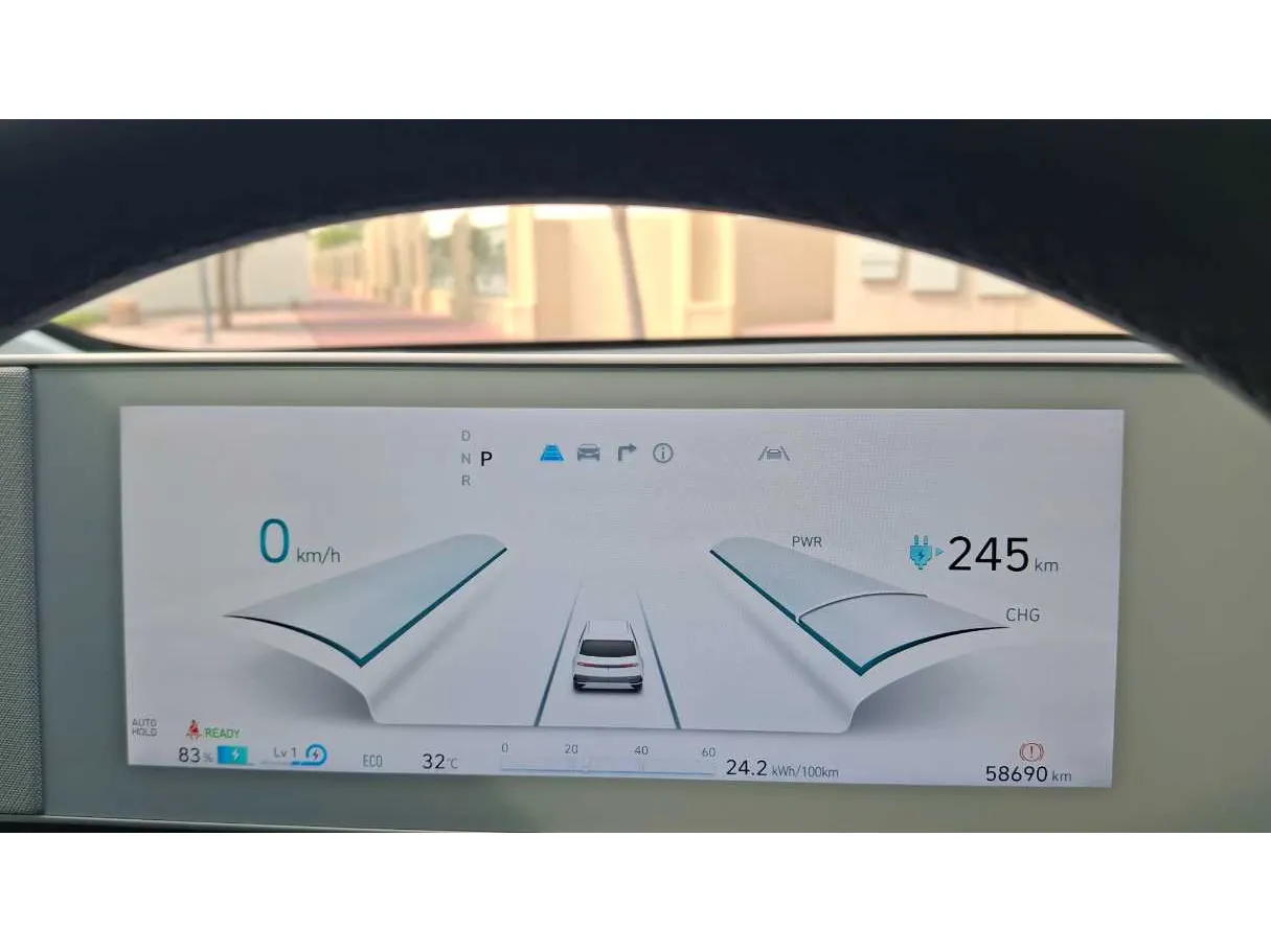 Car image 14
