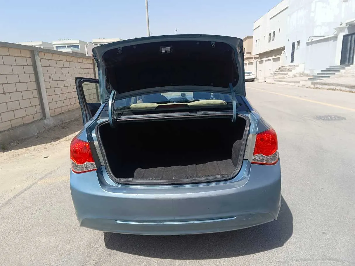 Car image 24