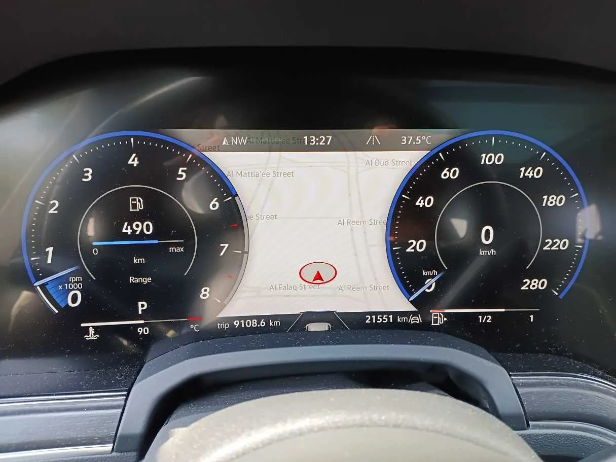 Car image 17