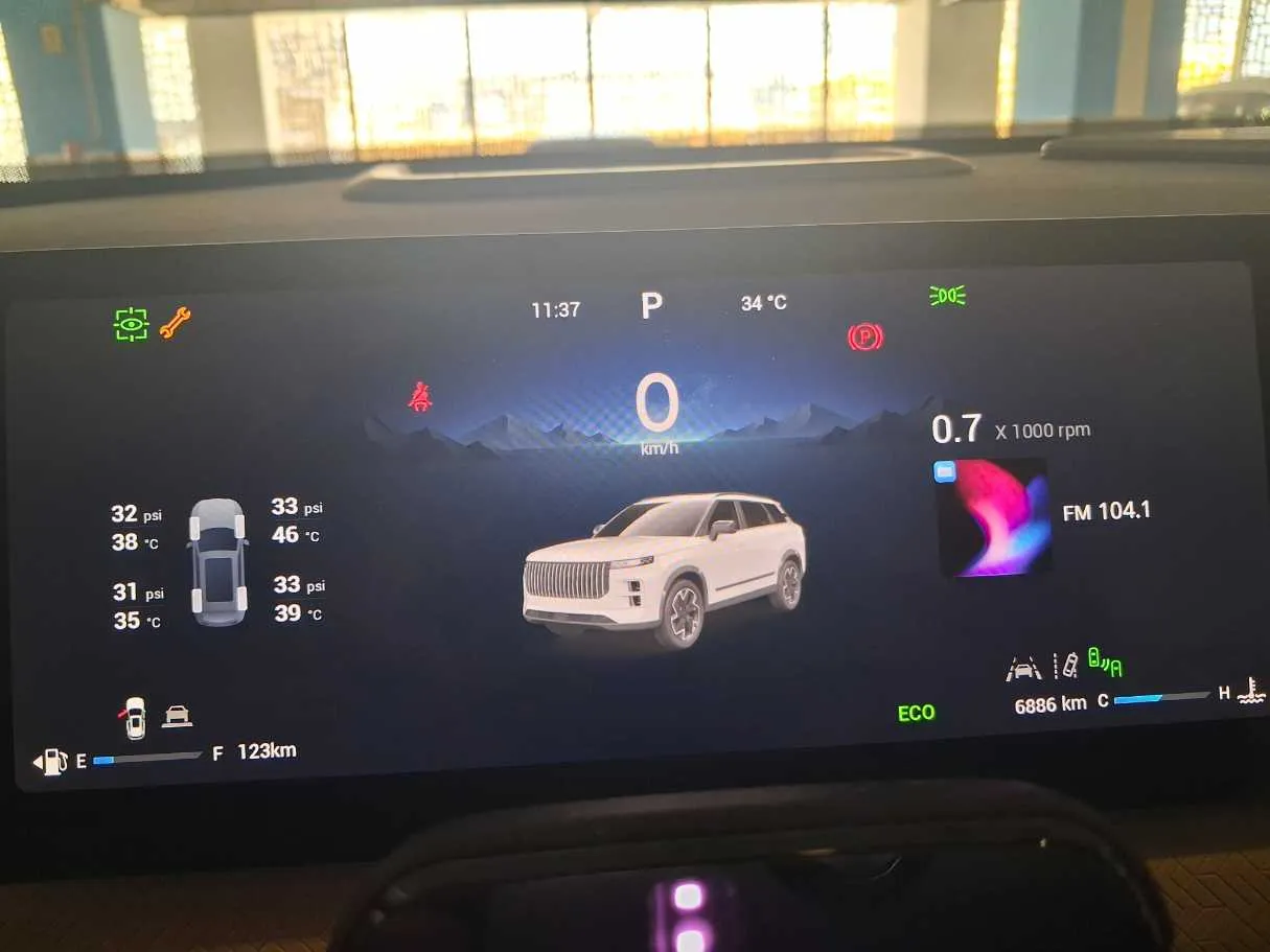 Car image 18