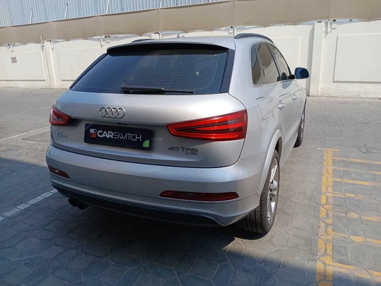 Car image 5