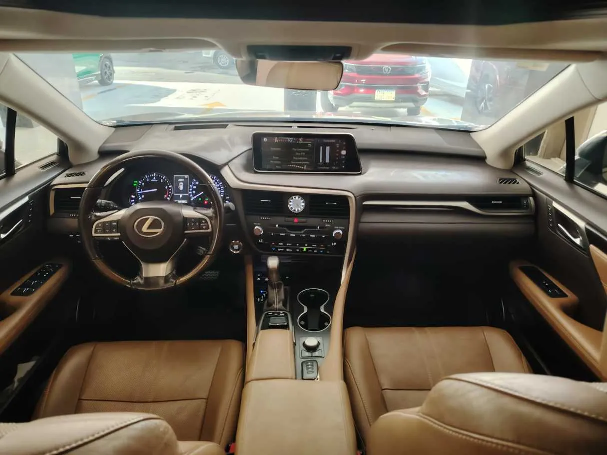 Car image 20