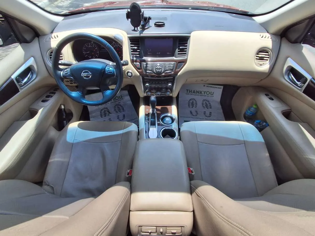 Car image 15