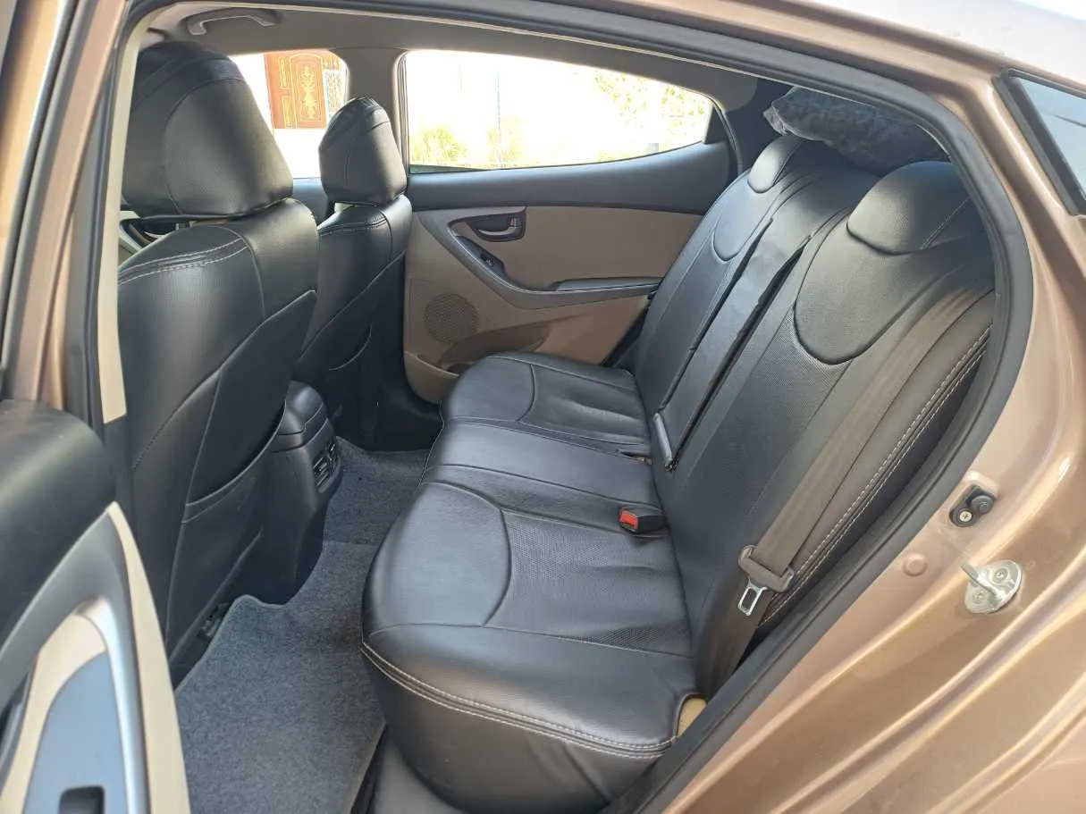 Car image 13