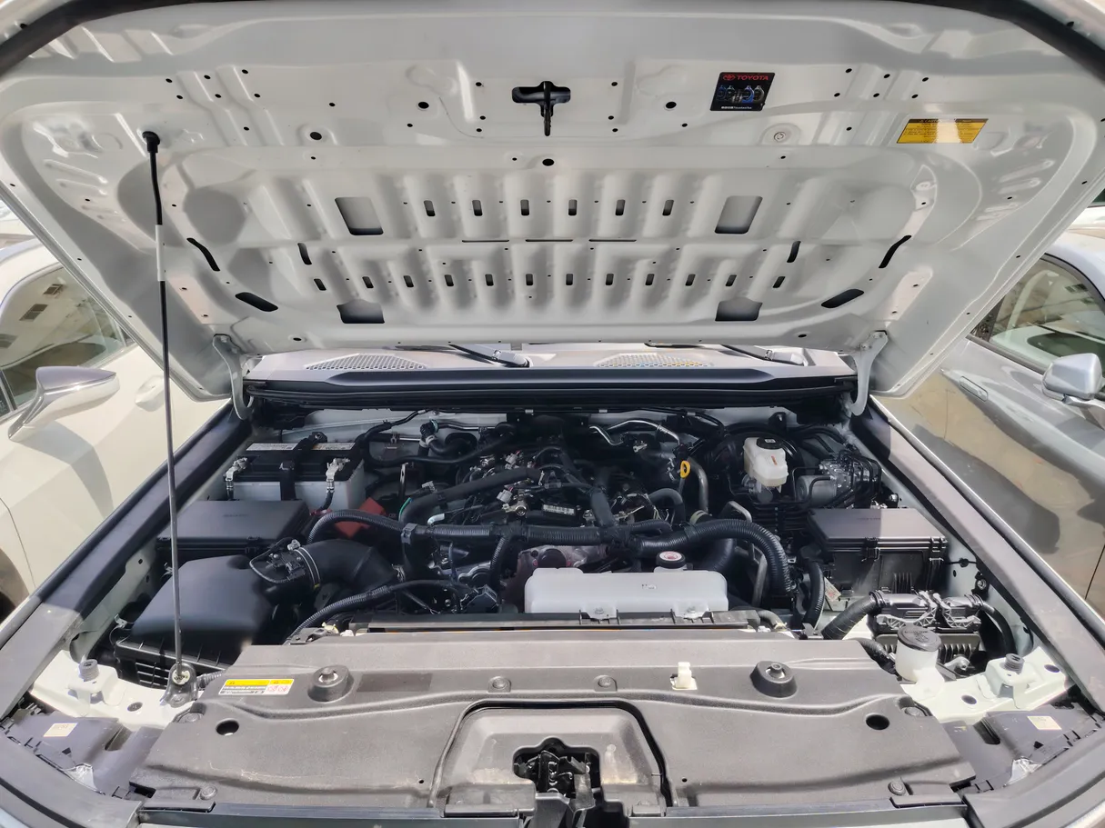 Car image 36