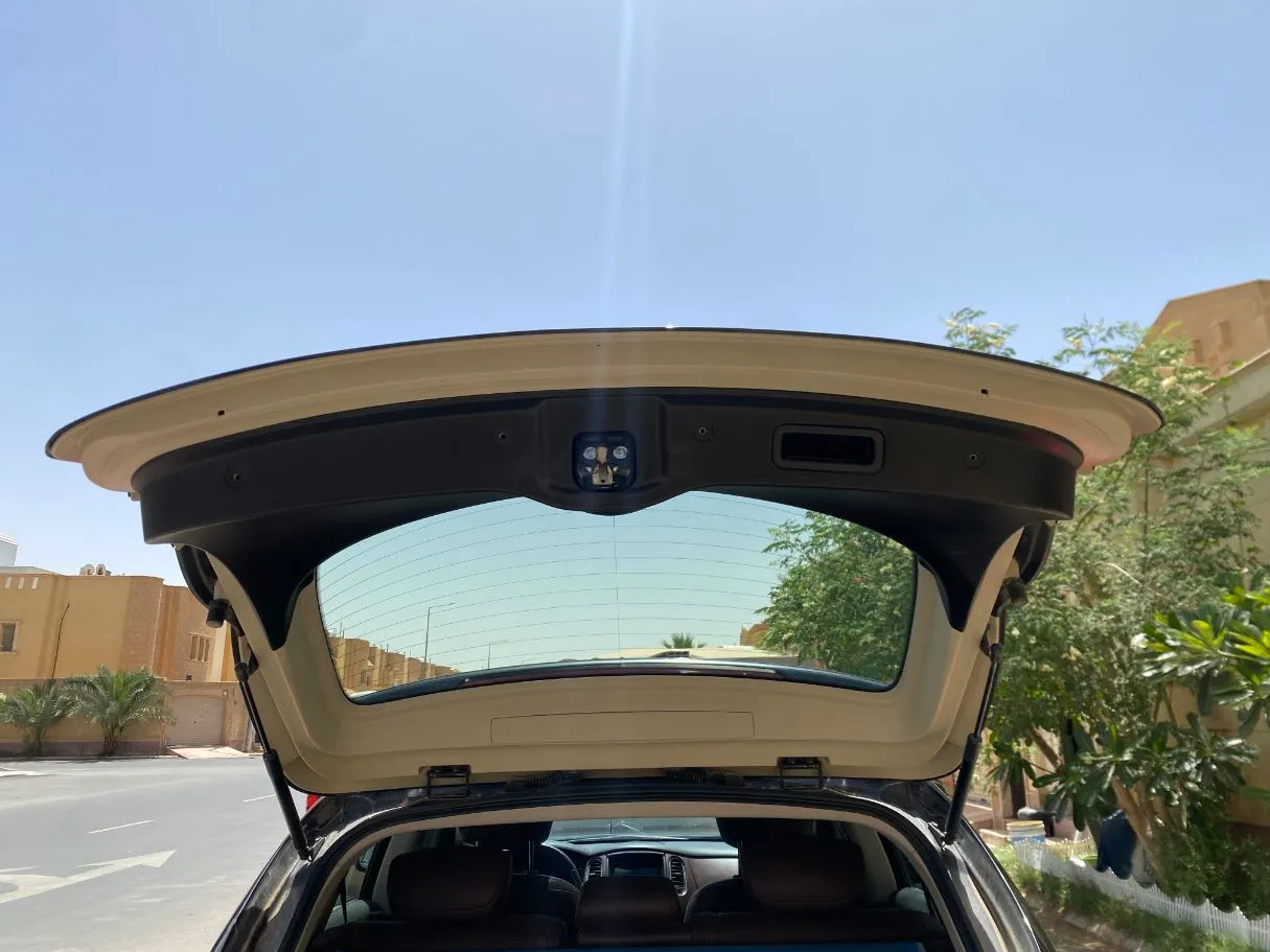 Car image 21