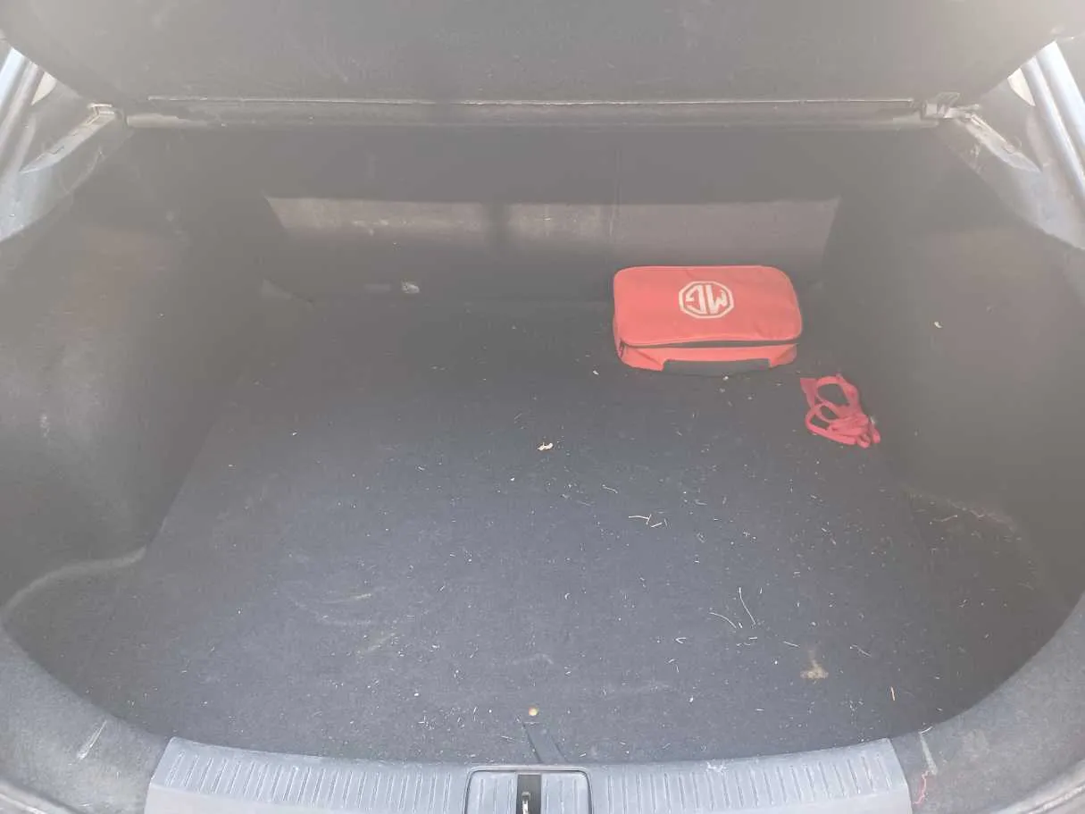 Car image 21
