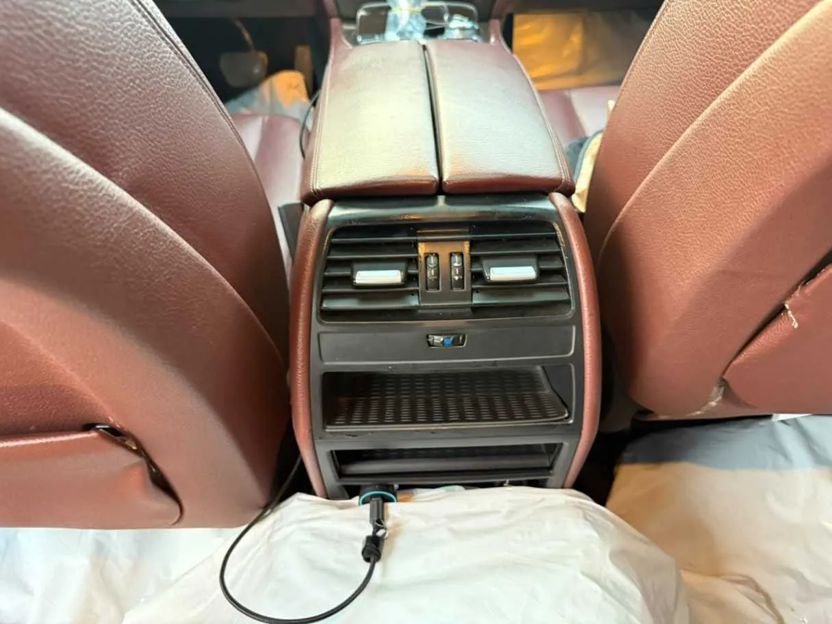 Car image 37