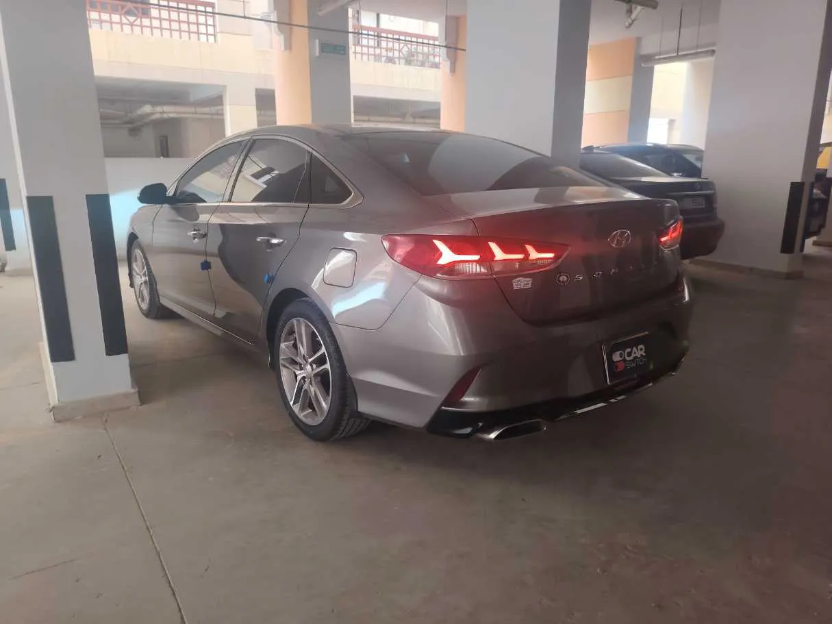 Car image 7