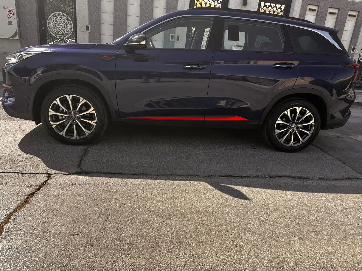 Car image 8