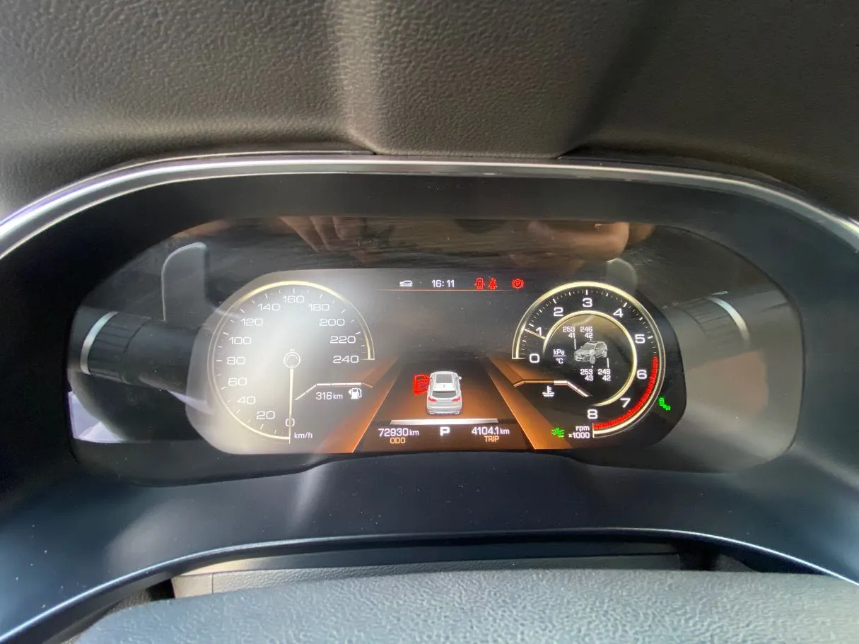 Car image 19