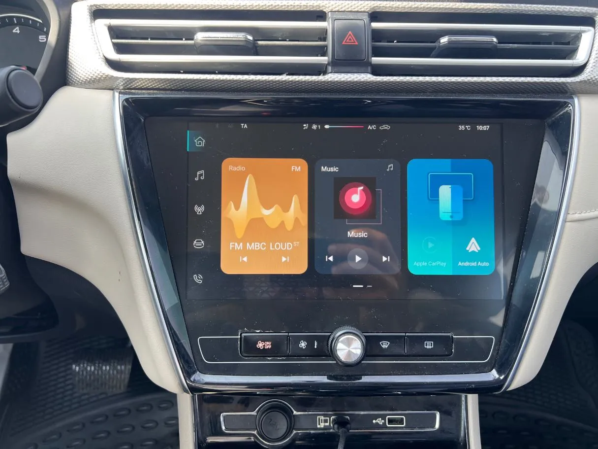Car image 18