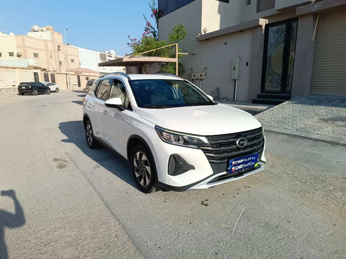 Car image 3