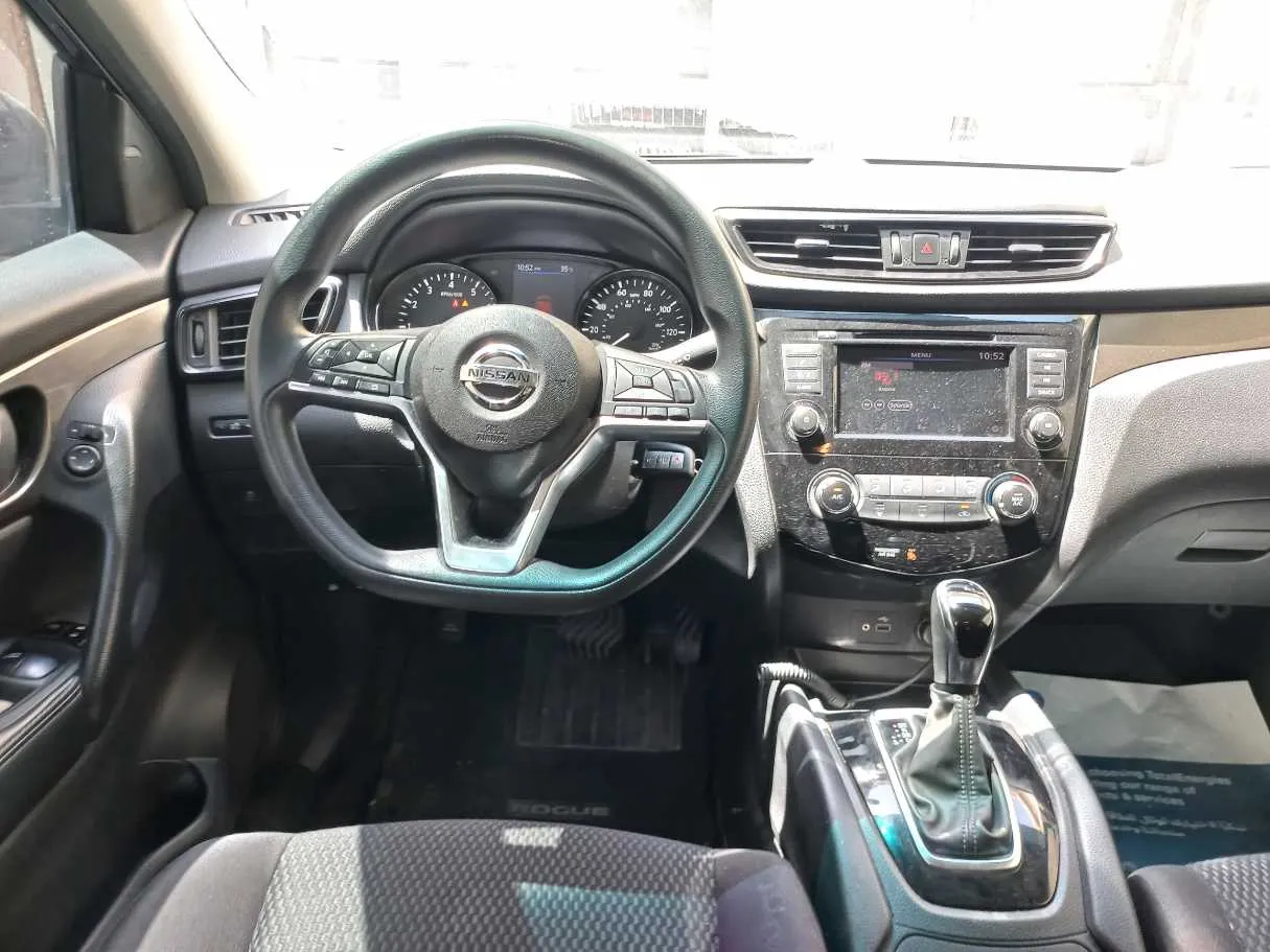 Car image 15
