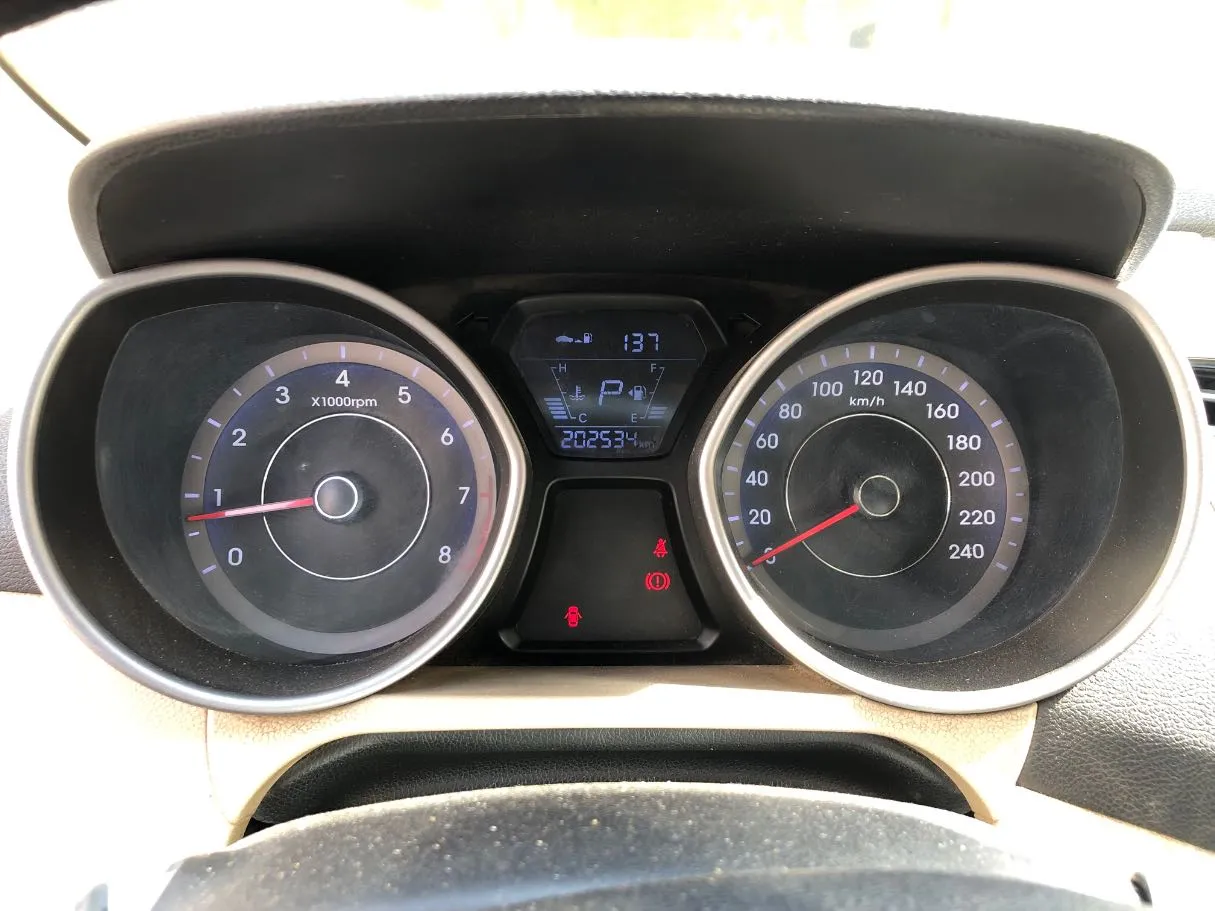 Car image 17