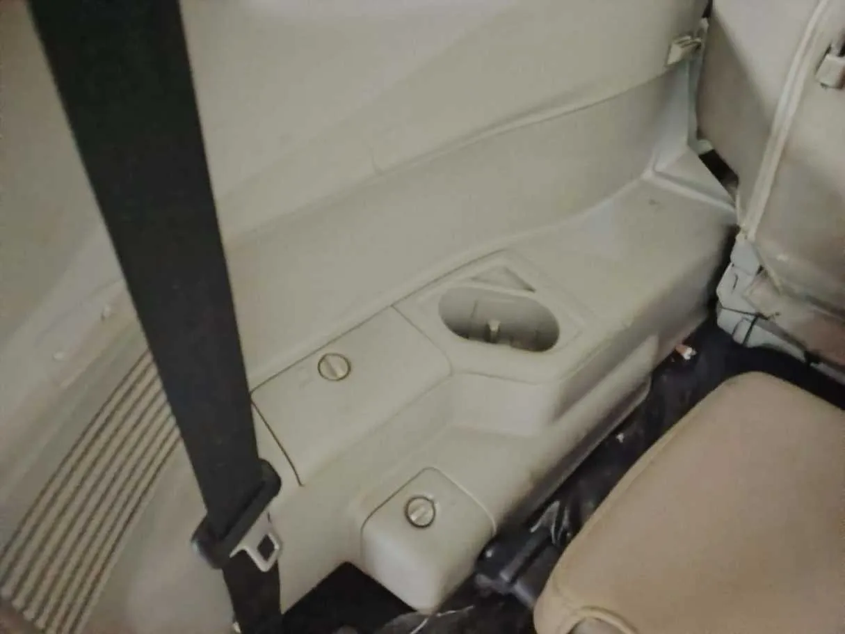 Car image 40