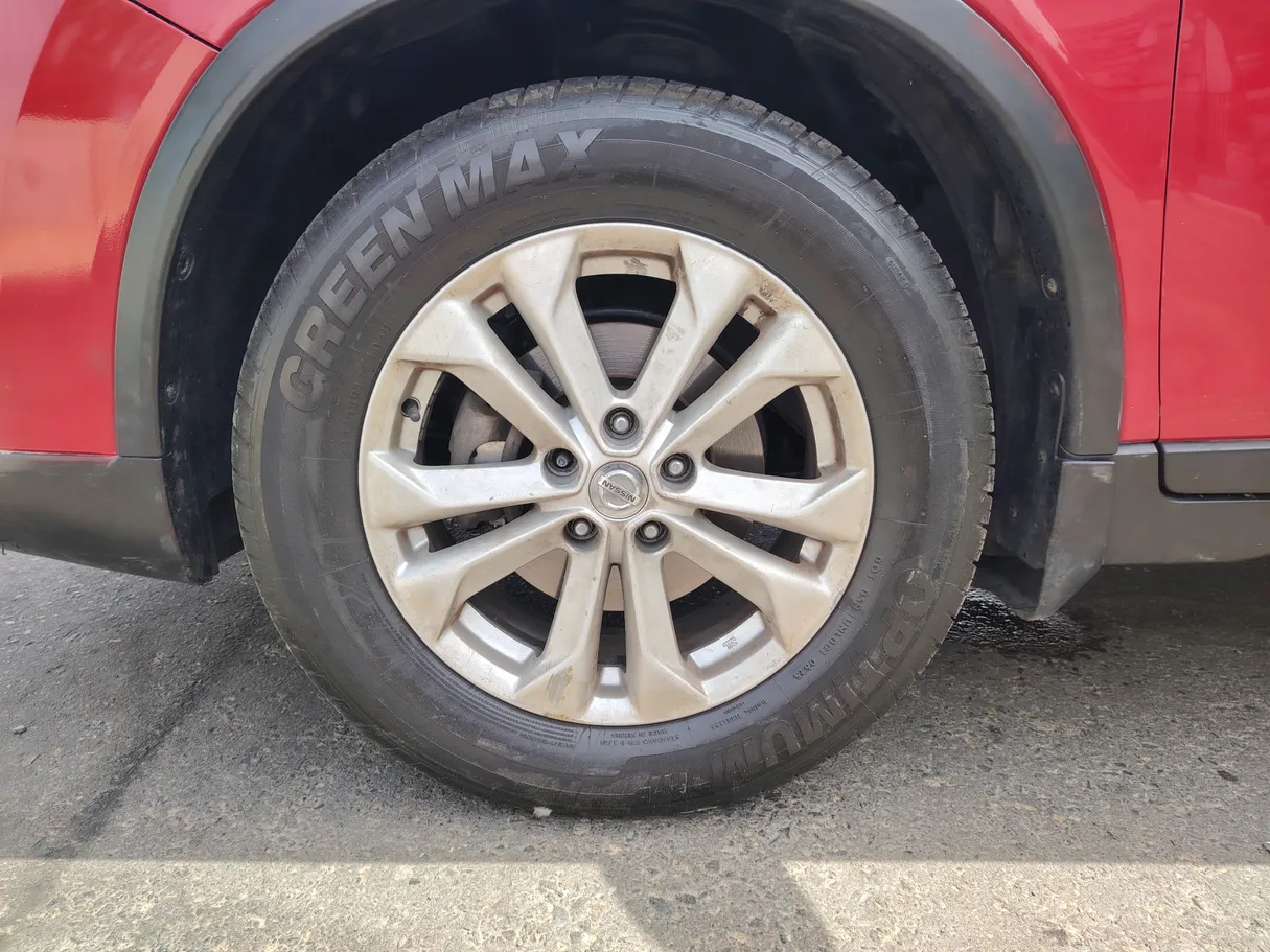Car image 9