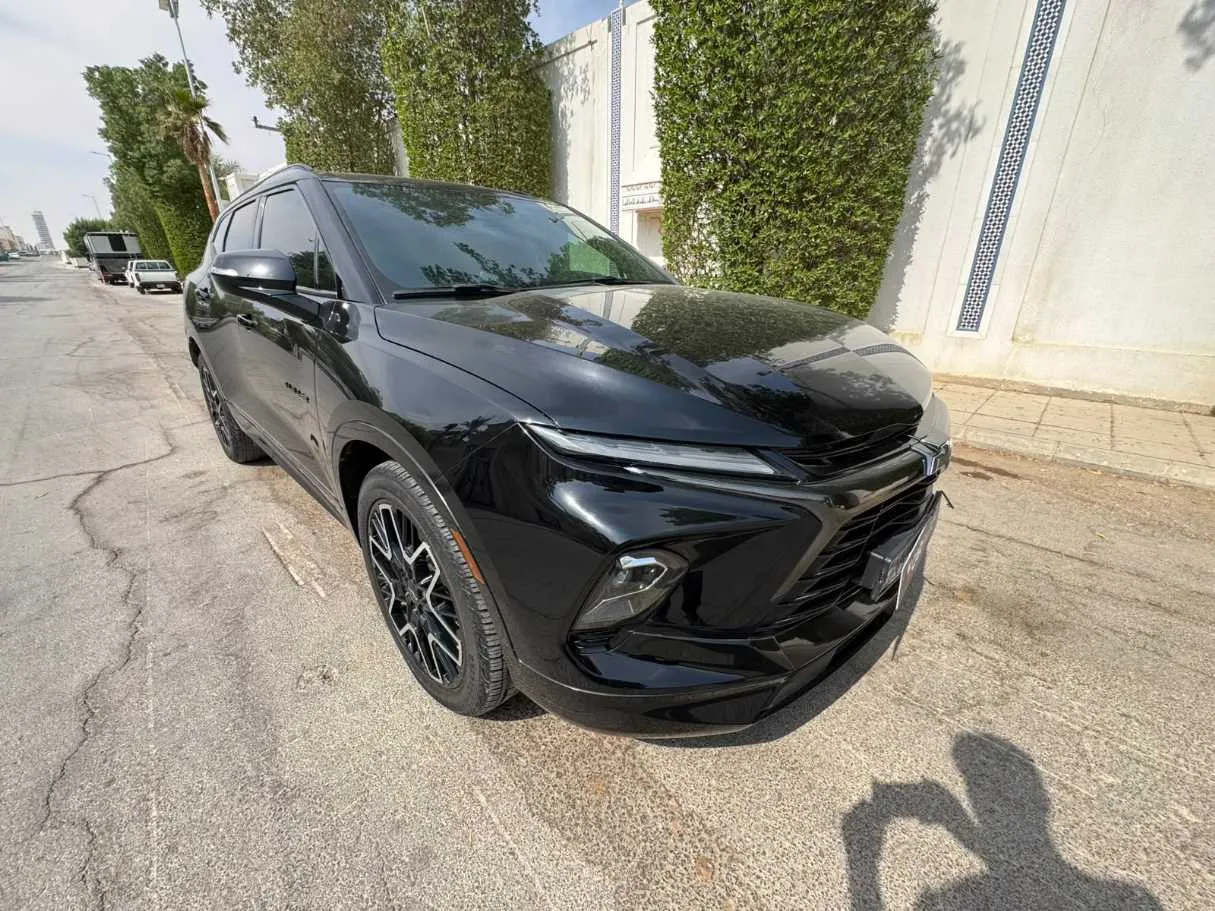 Car image 3