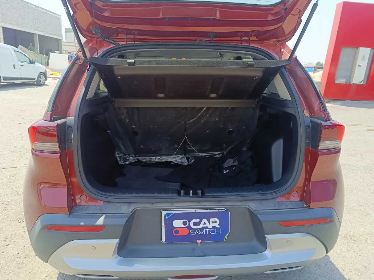 Car image 25