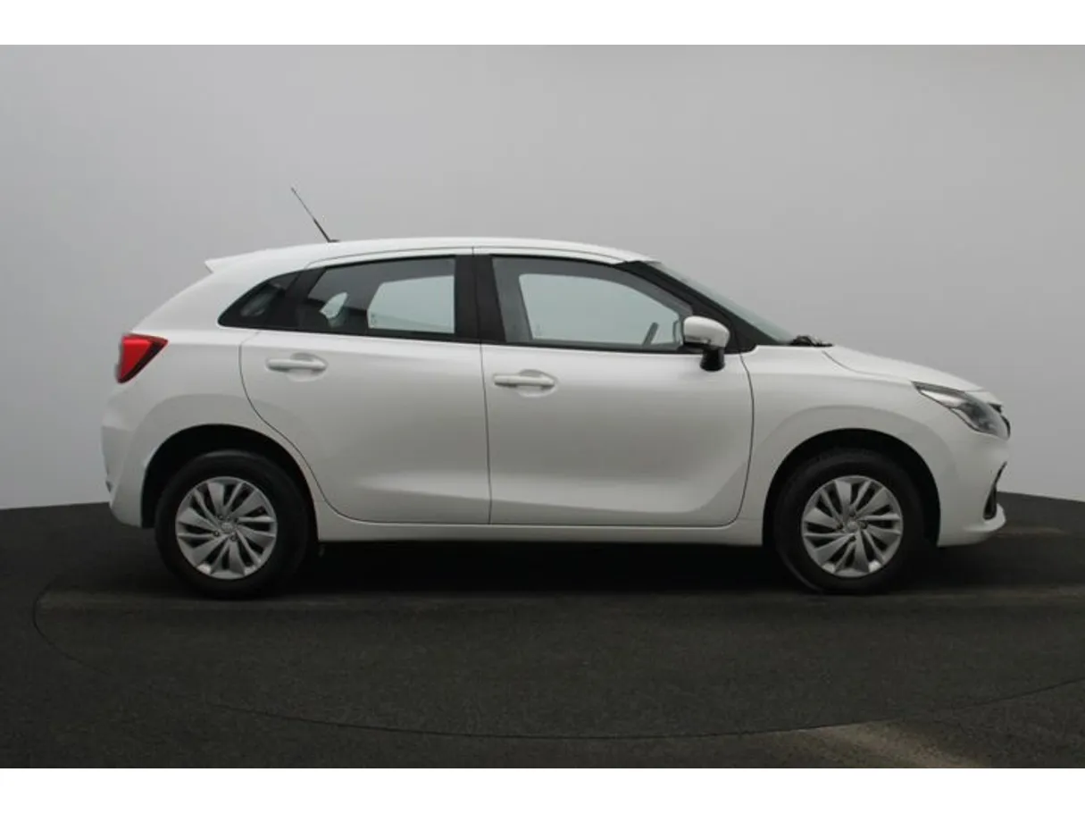 Car image 13