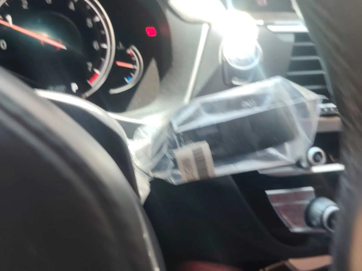 Car image 27