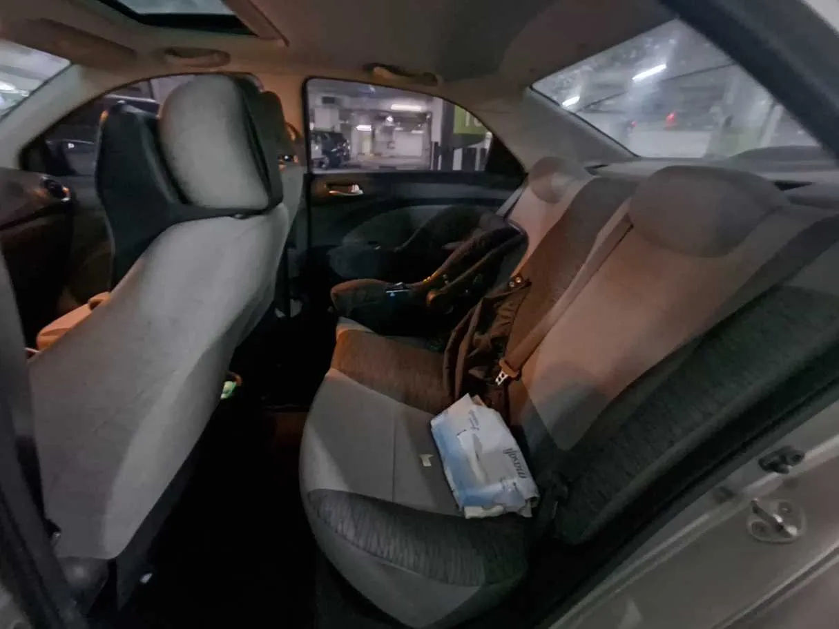 Car image 13
