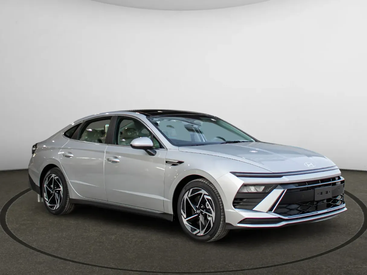 Car image 2