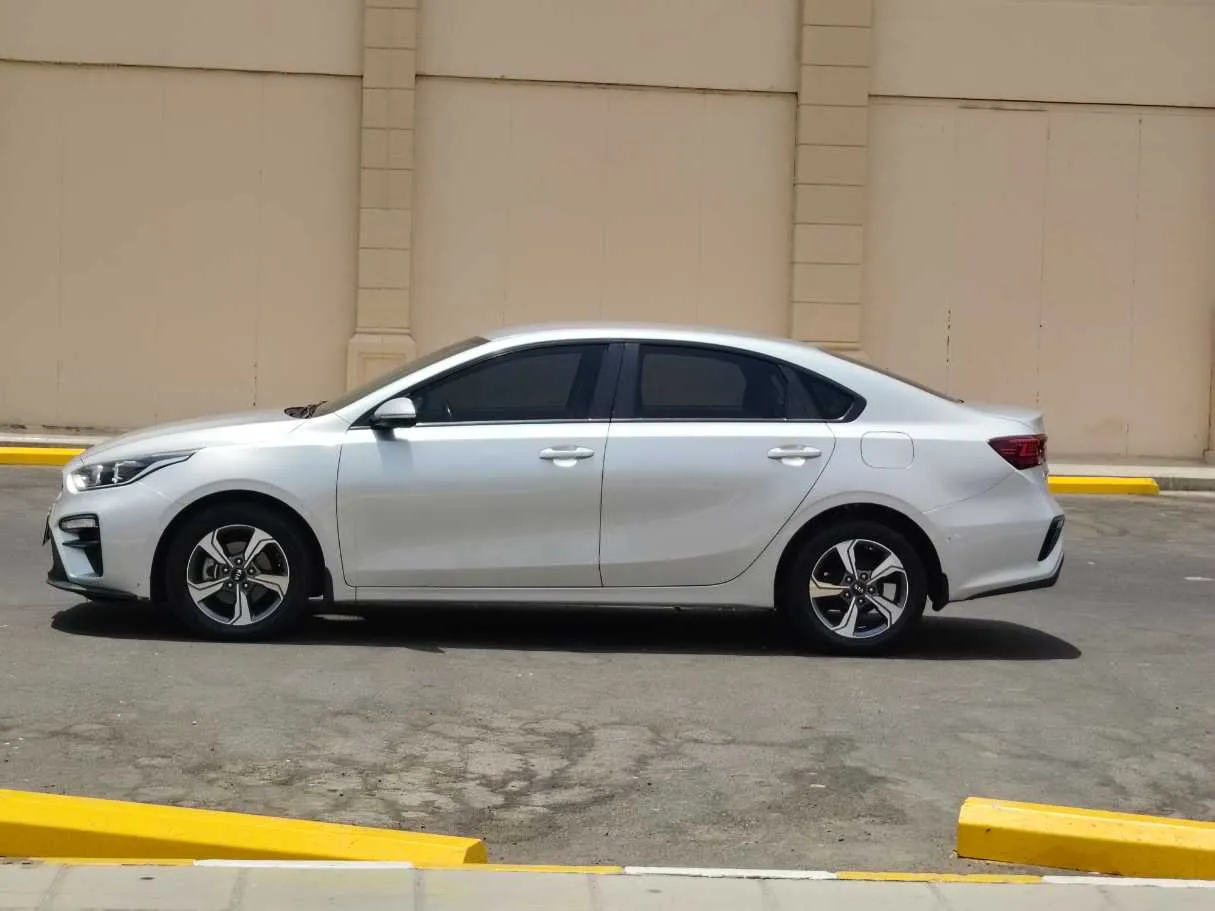 Car image 8