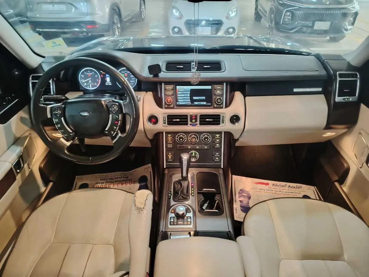 Car image 19