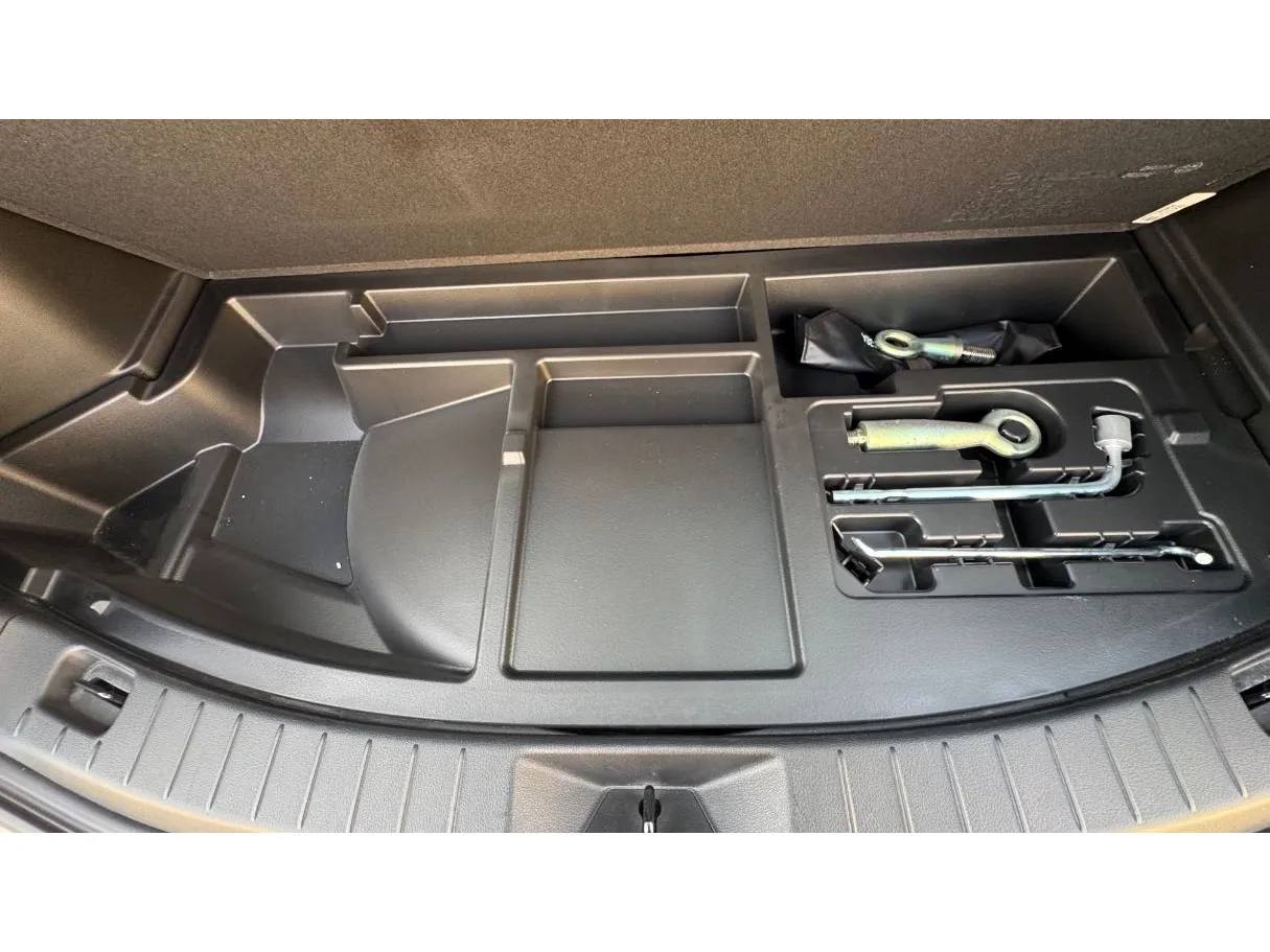 Car image 27