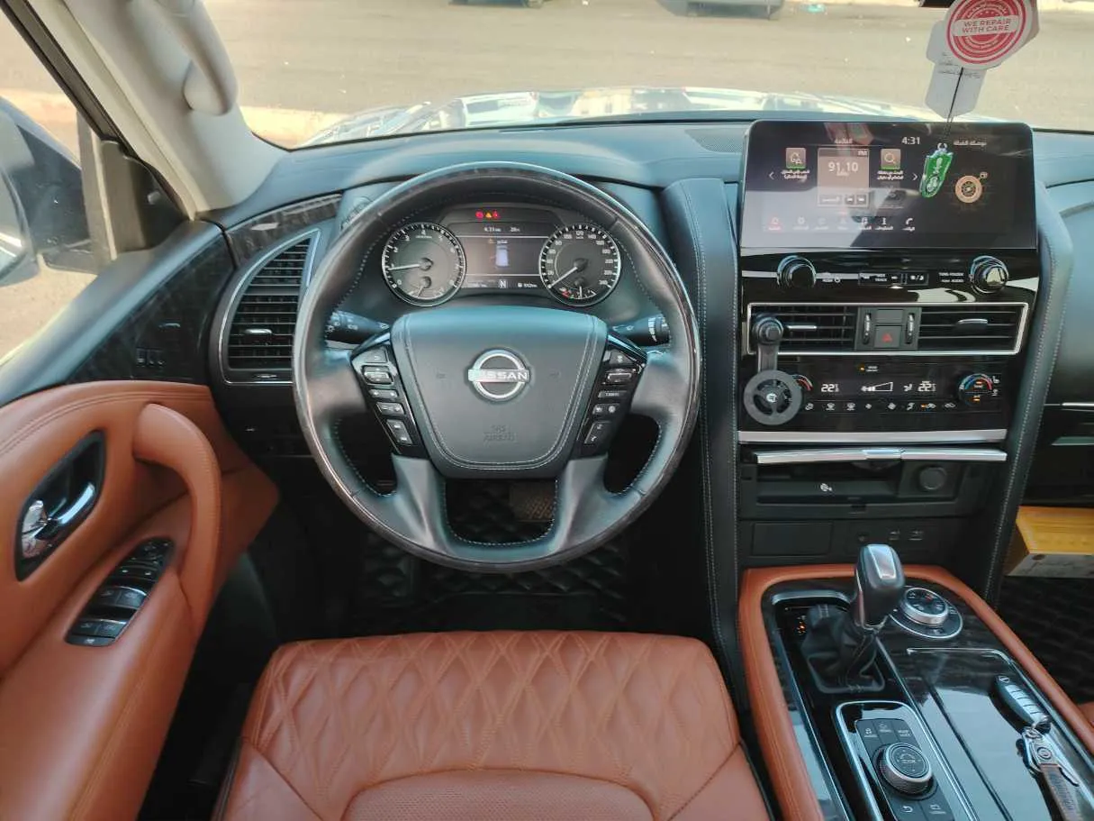 Car image 25
